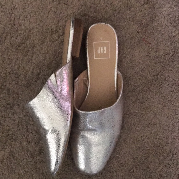 ****STUNNING SILVER MULES SIZE 9**** - Picture 3 of 3